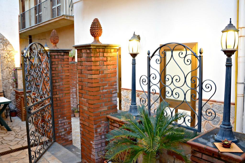 Giardino Del Sole Apartment Таормина Екстериор снимка